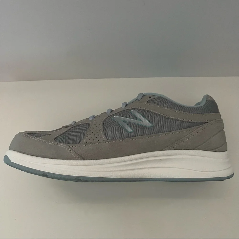 New Balance Shoes Womens Sz 9.5 D Grey Suede Leather Walking Sneakers
